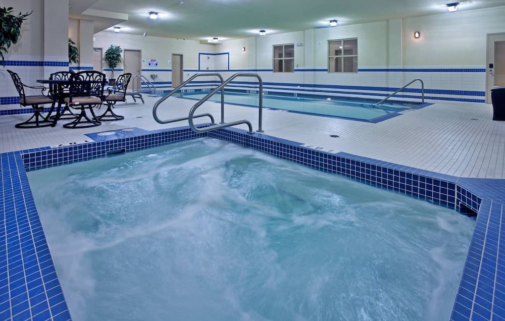 Holiday Inn & Suites KAMLOOPS by IHG 1