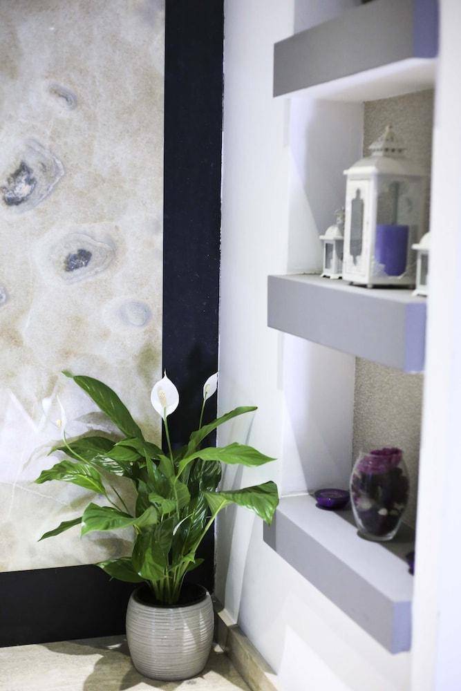 Pebbles Boutique Aparthotel 2