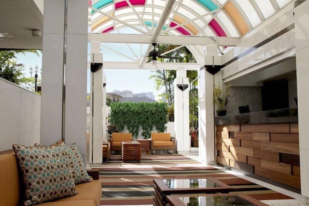 Oasis Hotel Waikiki 2