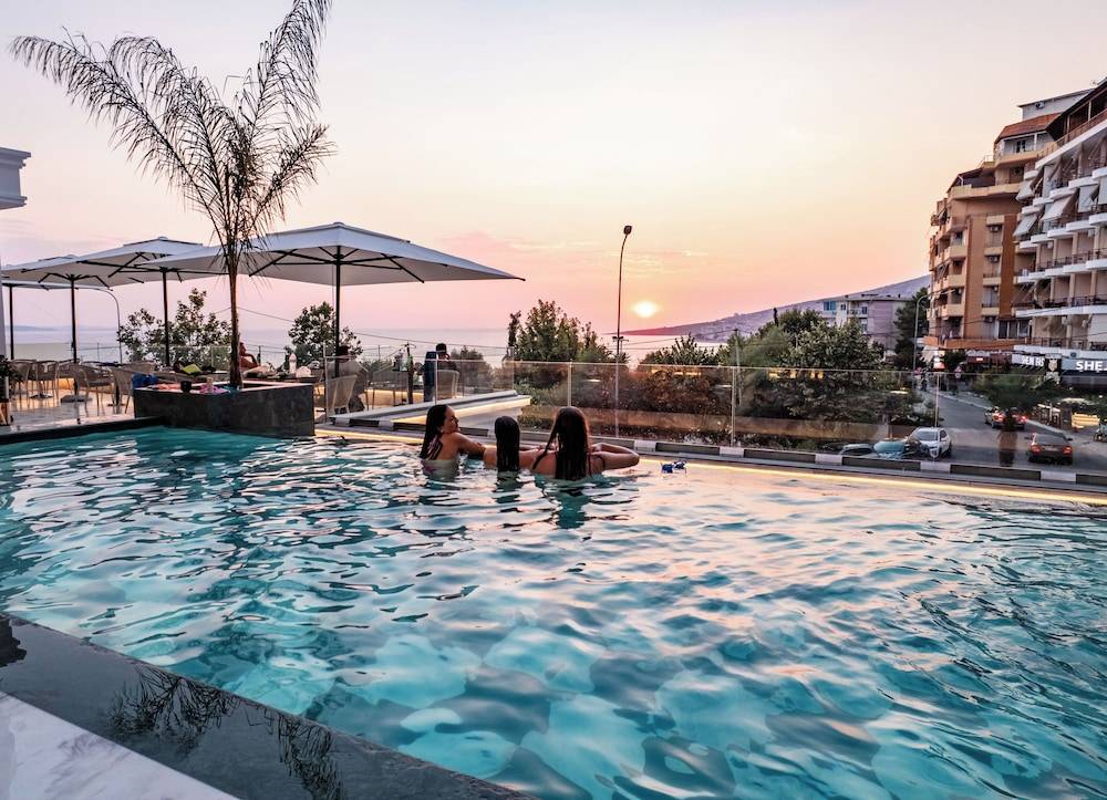 Hotel Oasis 1