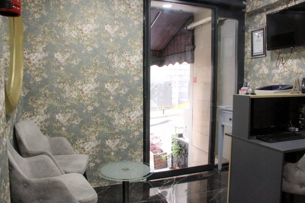 Solo Suites Hotel 2