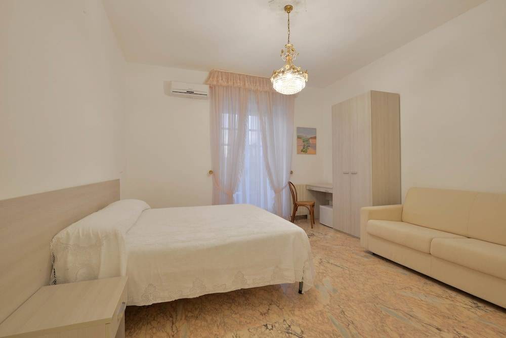 Hotel La Marina 2