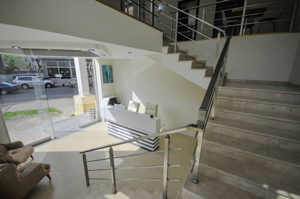 City Hotel 2
