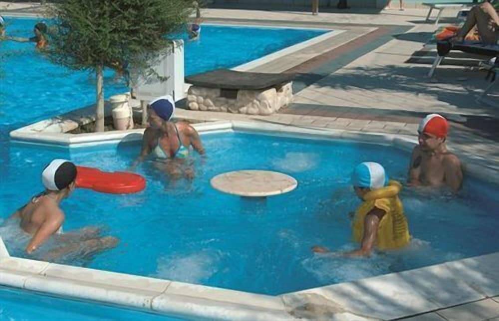Villaggio Verde Cupra 1