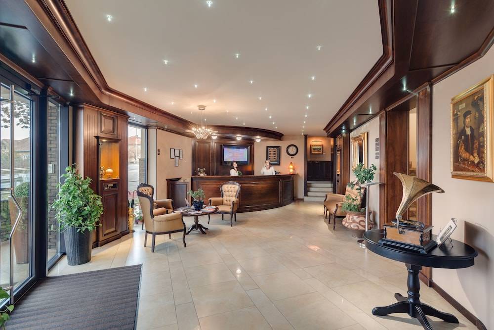 Hotel Meridian 2
