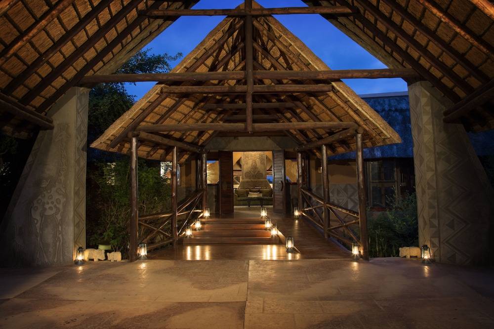 Lukimbi Safari Lodge 1