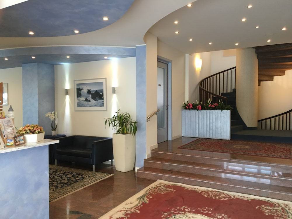 Hotel La Bussola 2