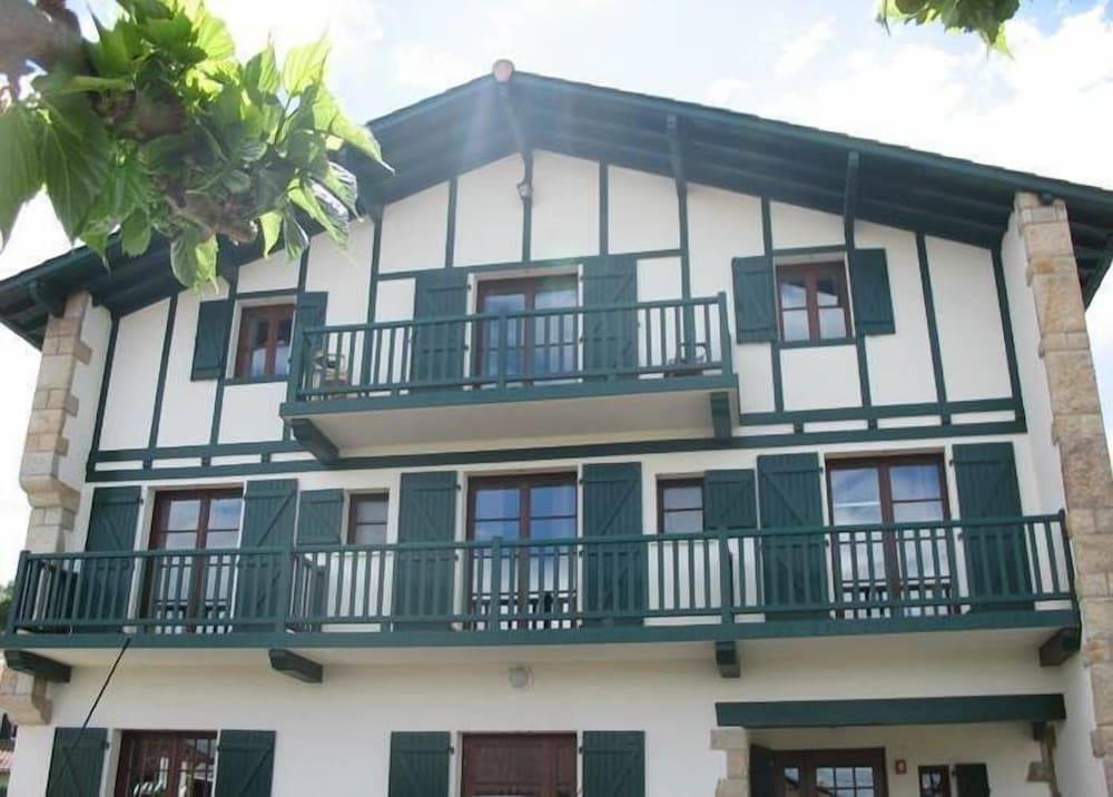 Hotel Mendionde 1