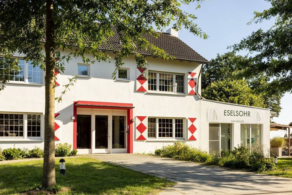 Schloss Hertefeld & Hertefeldhof 1