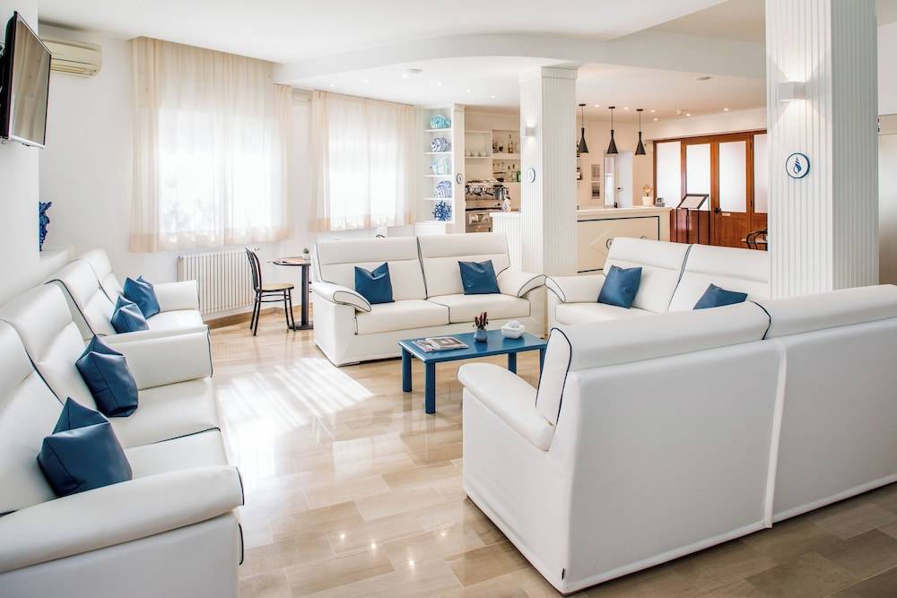Hotel Tritone 2
