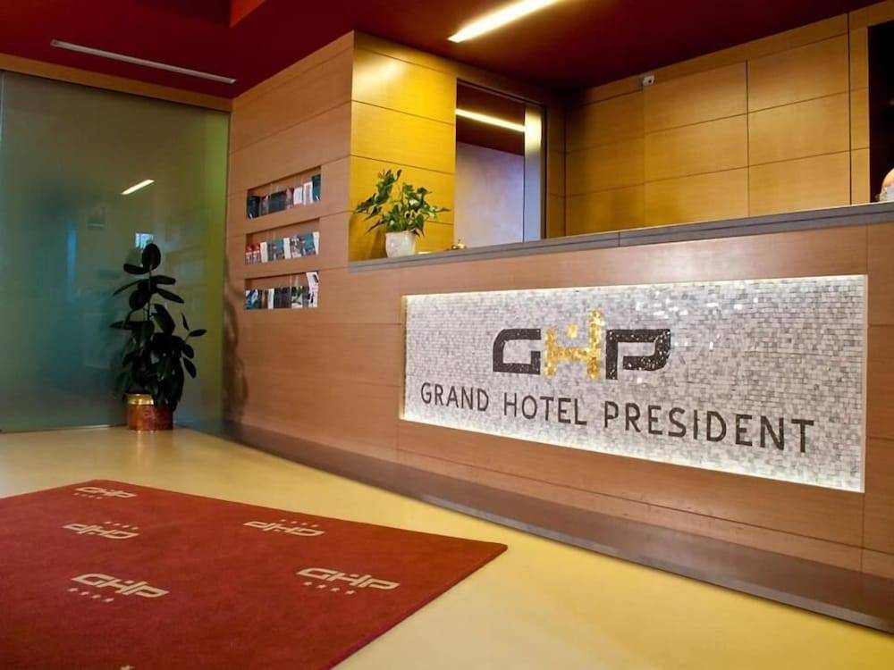 Grand Hotel President 2