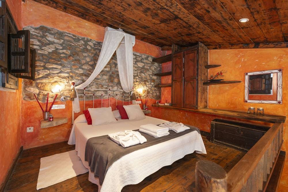 Les Vinyes Alojamiento Rural Boutique & SPA 2