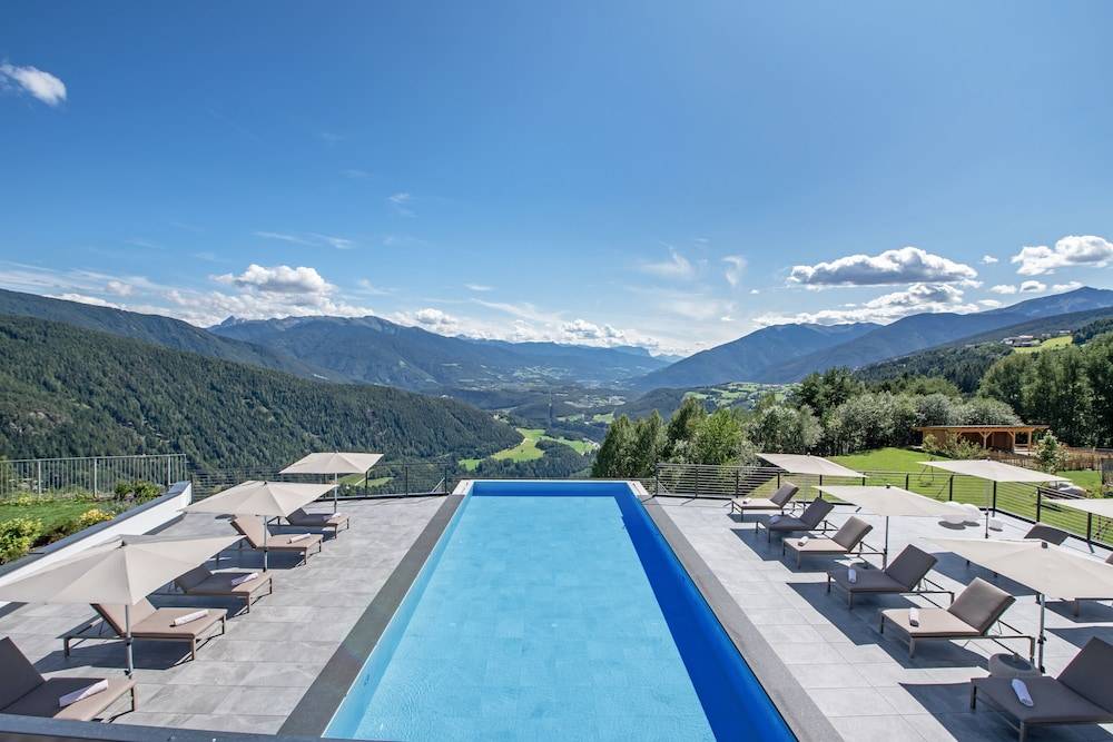 Panoramahotel Huberhof 1