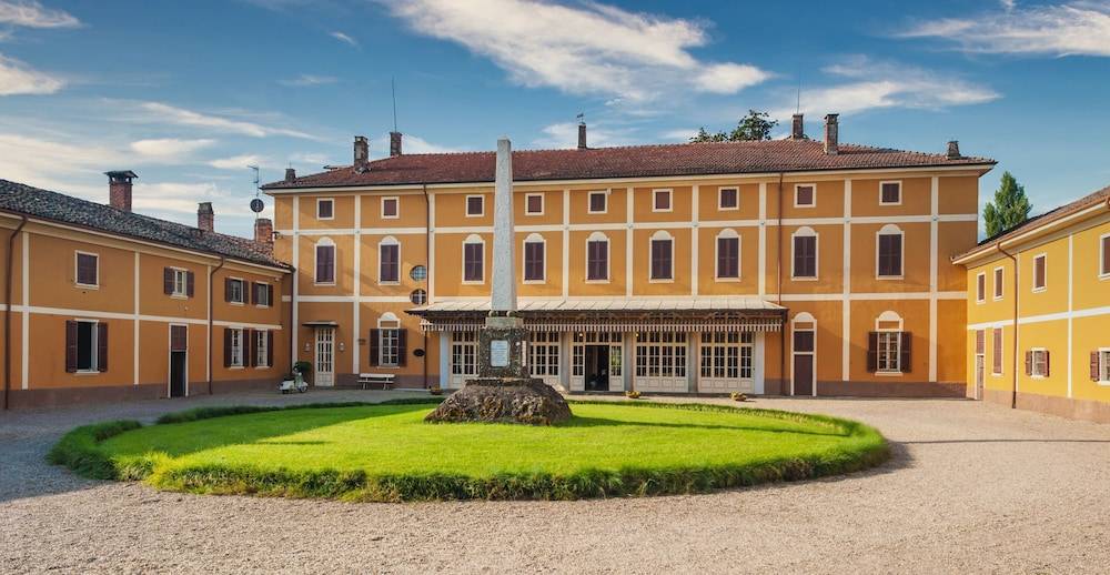 Palazzo Cavagna Sangiuliani 1