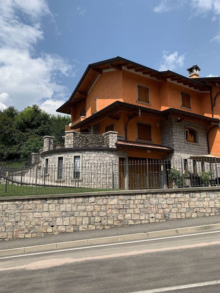 B&B San Pellegrino Terme 1