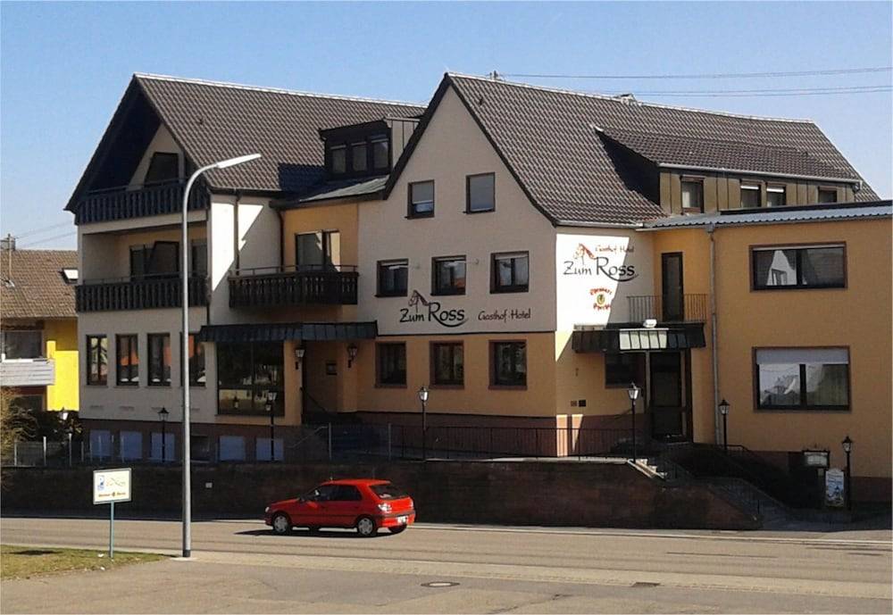 Gasthof Hotel Zum Ross 1