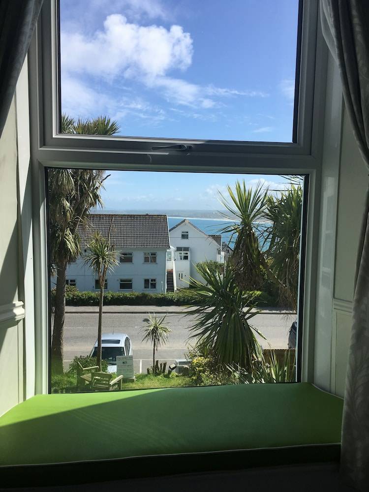 Coast Accommodation 2