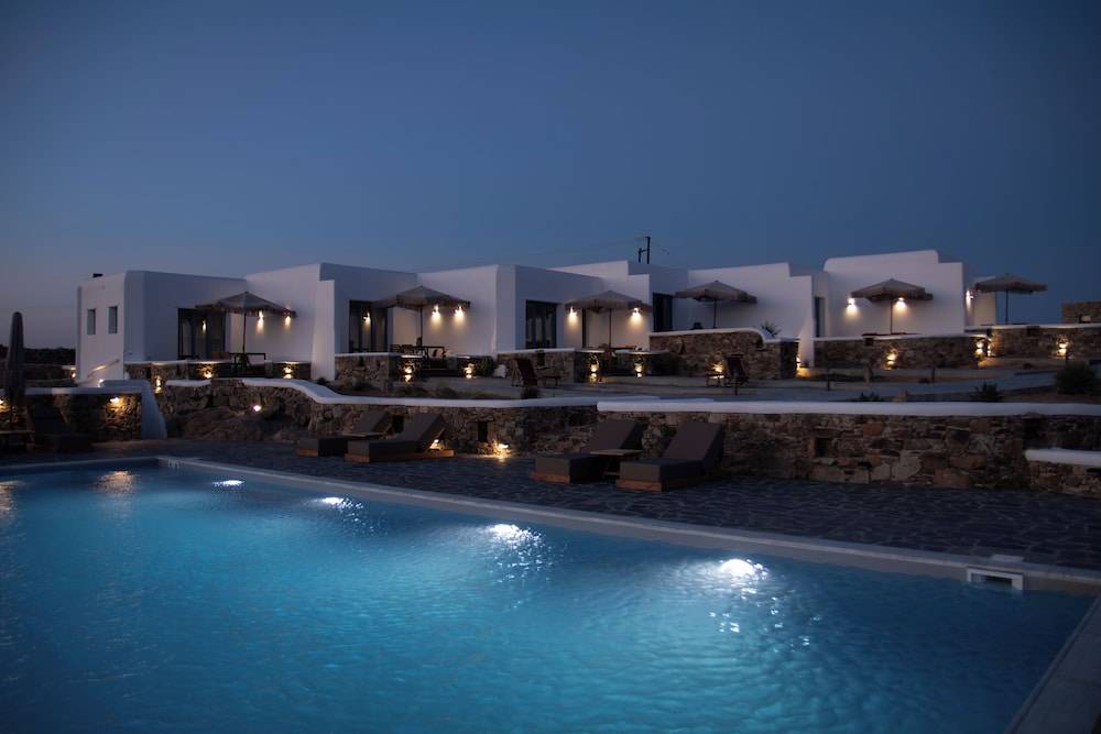 Thronos Suites 1
