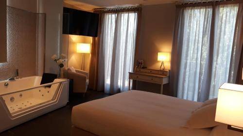 Hotel Puerta del Arco 2