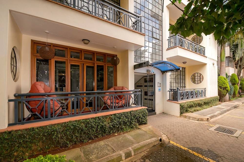 Meltonia Luxury Suites 2