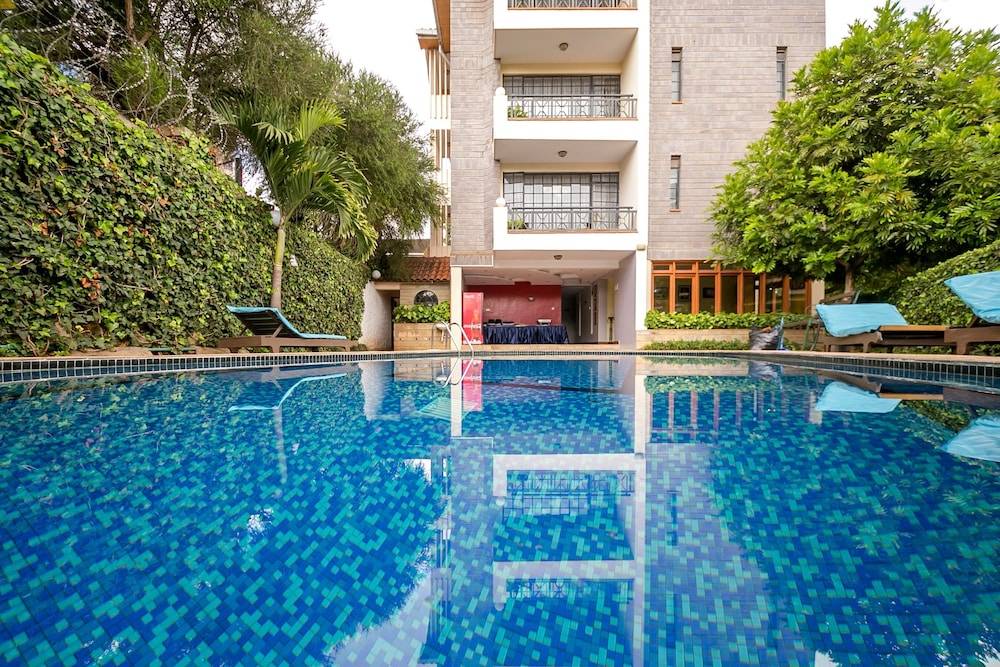 Meltonia Luxury Suites 1
