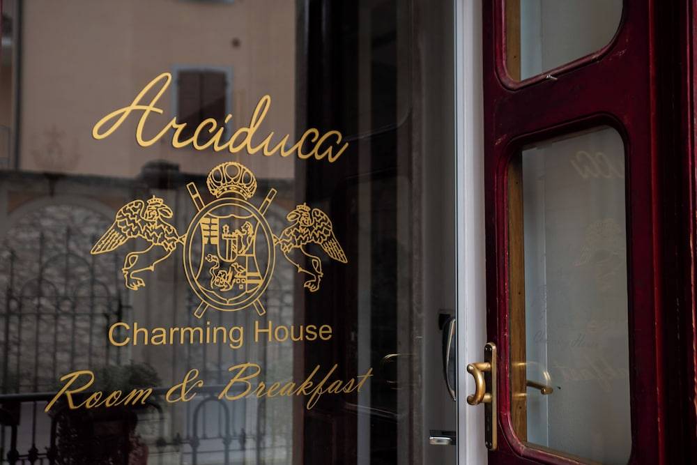 Arciduca Charming House Room & Breakfast 2