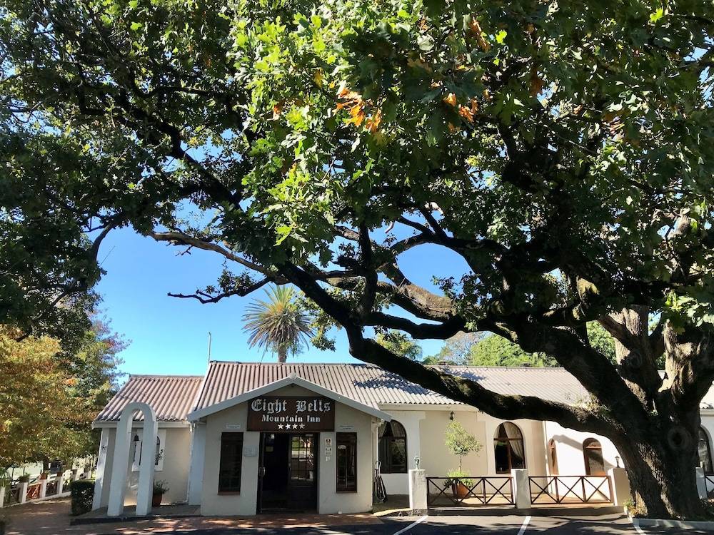 Eight Bells Mountain Inn 1