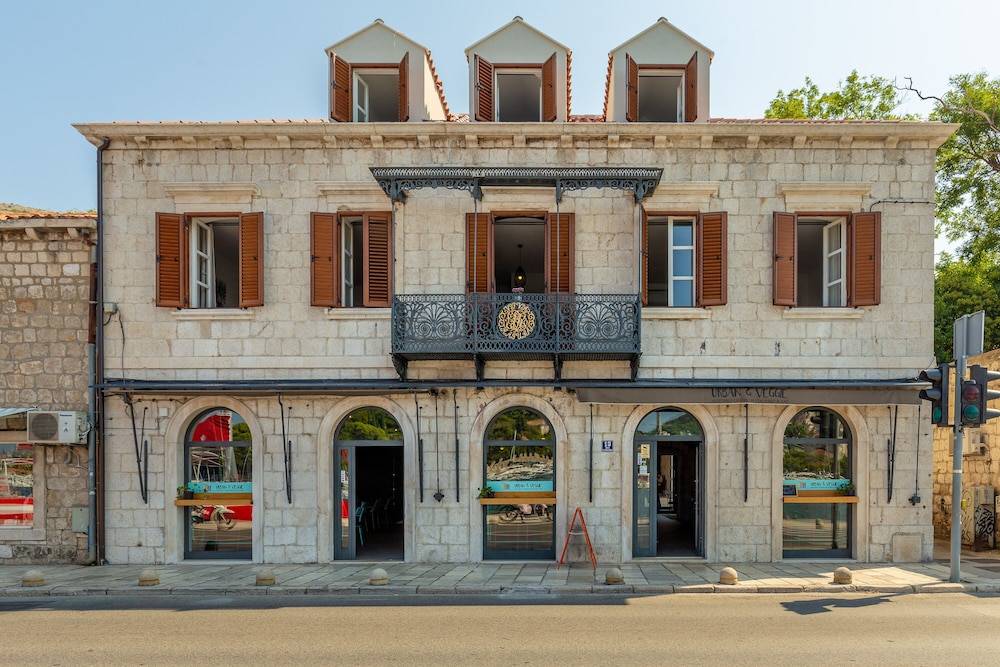 Boutique Villa Root 1