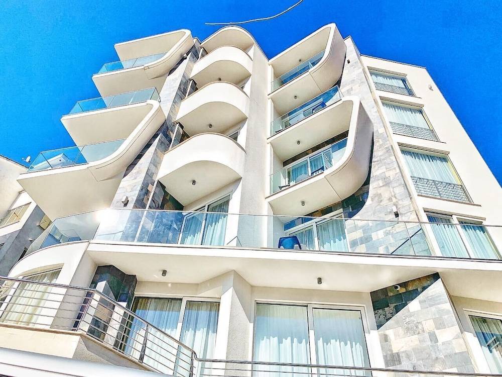 Hotel Pierina 1