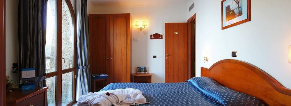 HR Hotel & Spa 2