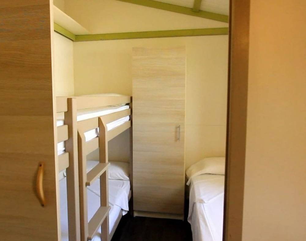 Camping Enmar - Mobil home 3 pièces 4 personnes climatisé + TV MAE-5300 2