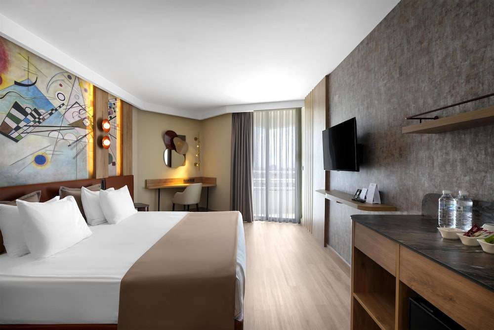 Best Western Plus Khan Hotel 1