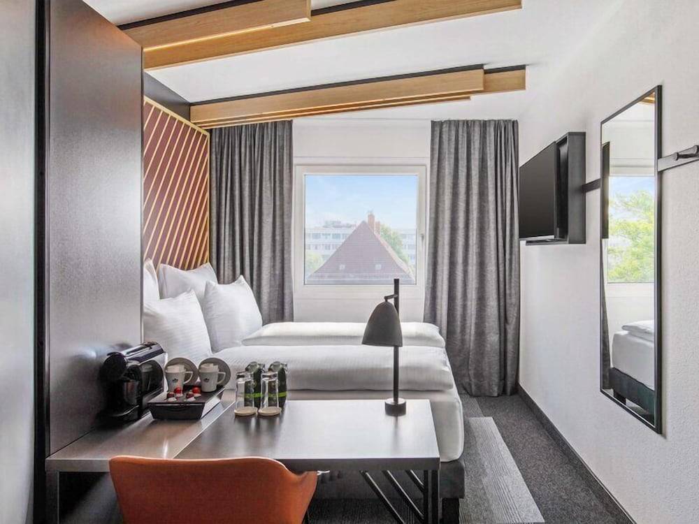B&B Hotel Hamburg-Airport 1