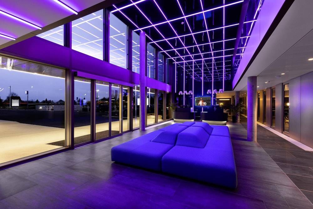 YOTEL Geneva Lake 2