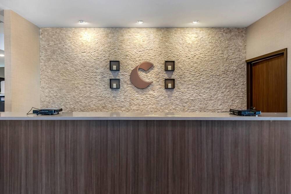 Comfort Suites Fort Lauderdale Airport & Cruise Port 2