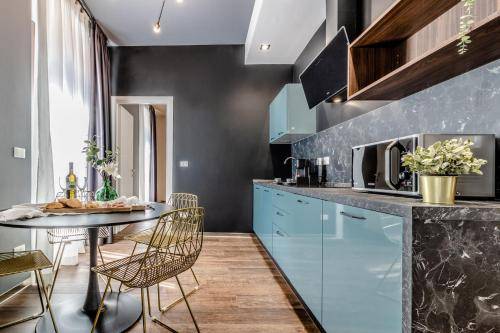 Ugo Bassi Apartments 1