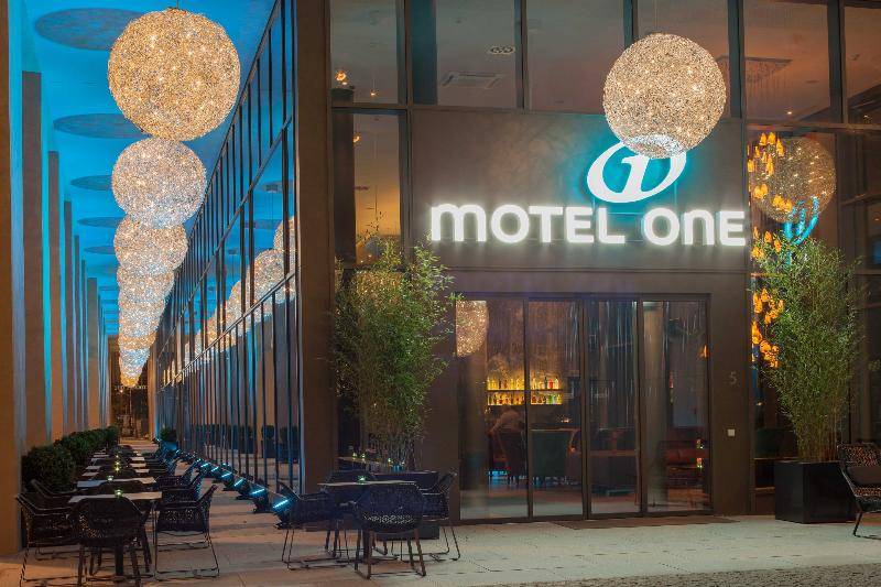 Motel One Dresden am Zwinger 2