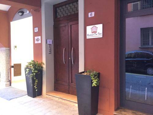 Residenza Due Torri check in presso HOTEL CENTRALE Vicolo Cattani 7 2