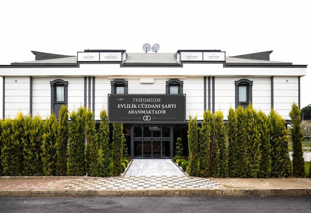 Gardenmode Airport Hotel 1