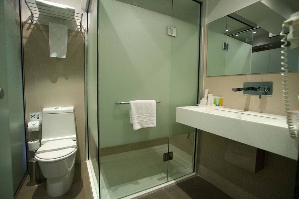 ibis Styles Larnaca Finikoudes Beach 2