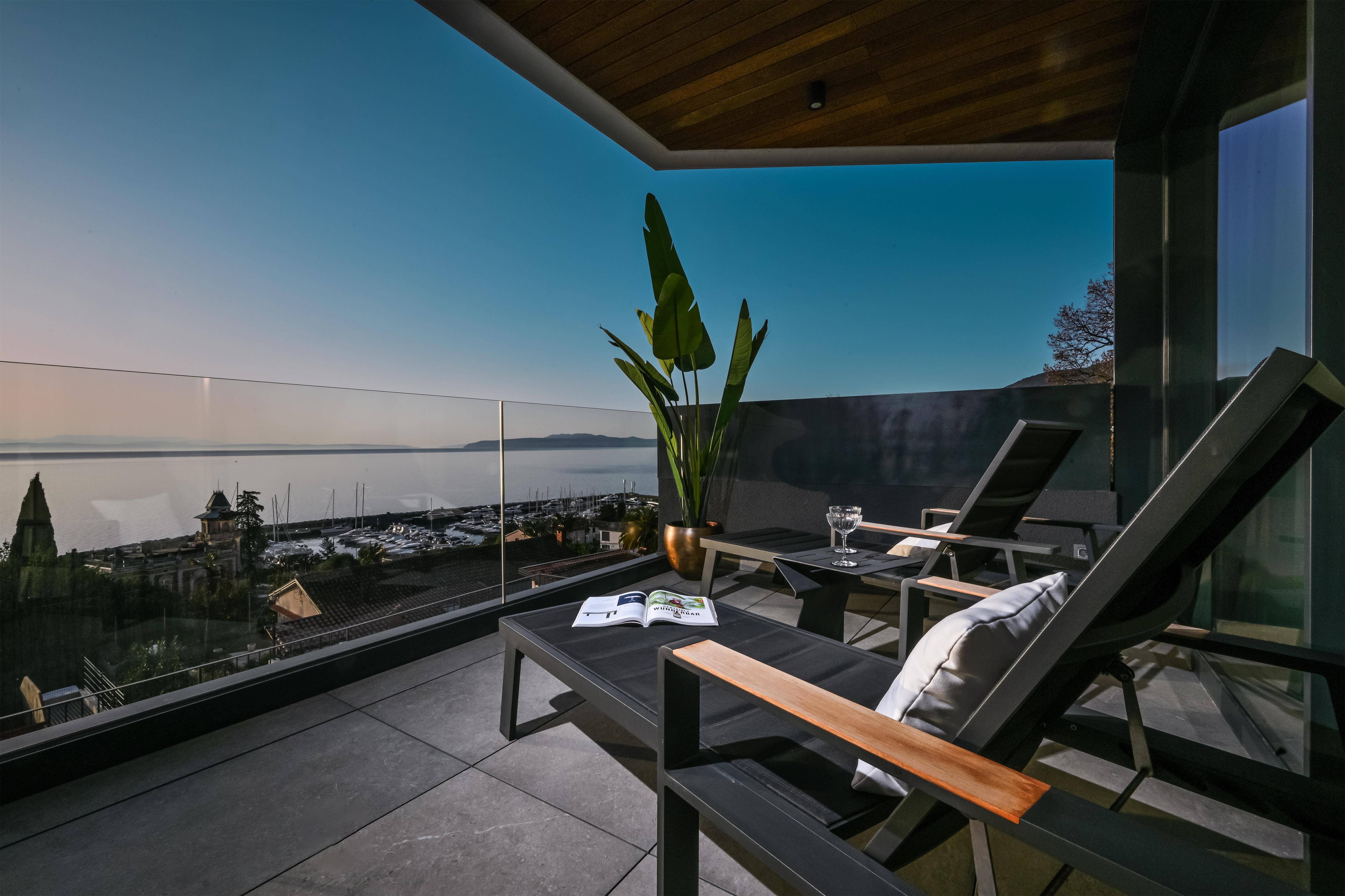 Sealeven Hotel And Residences 1
