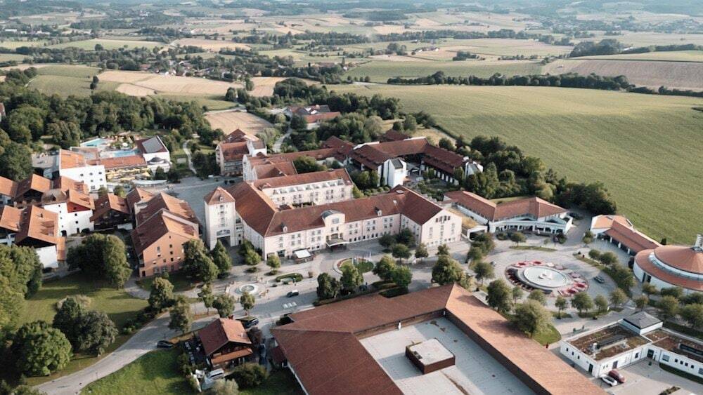 MAXIMILIAN Grand Hotel 1