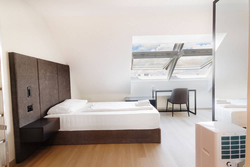 Lenas Donau Hotel 1