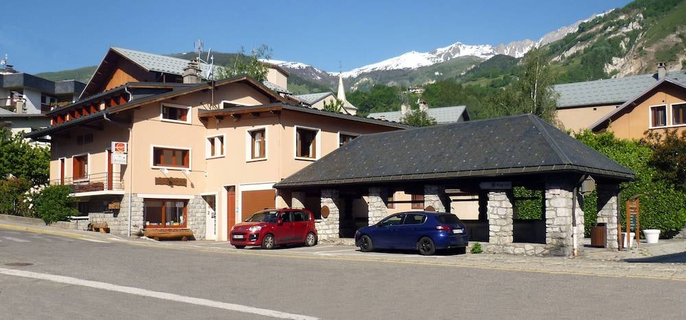 Hôtel Arolla 1