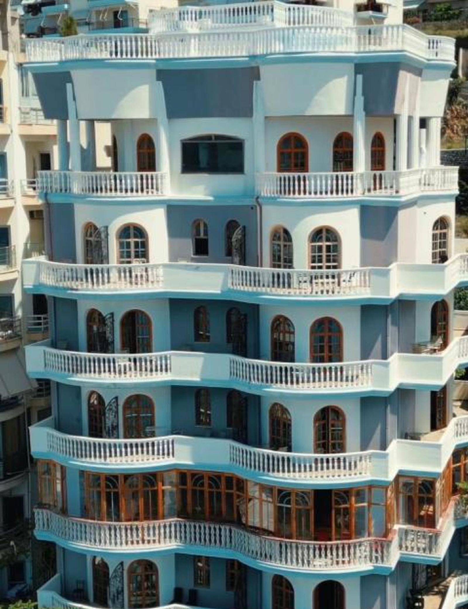 Monte Cristo Hotel With Rooftop Pool 1