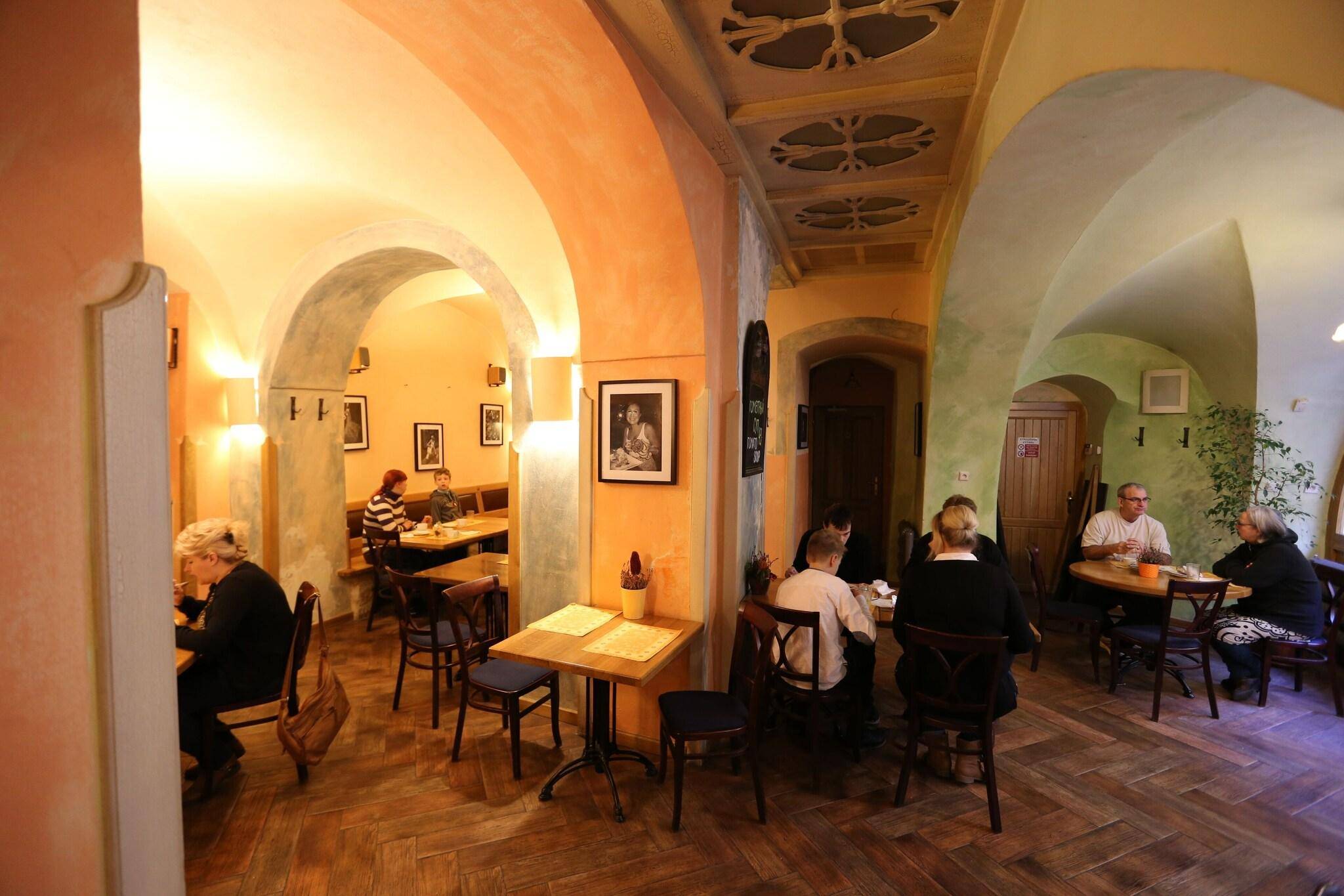 U Cervene zidle - Red Chair Hotel 1