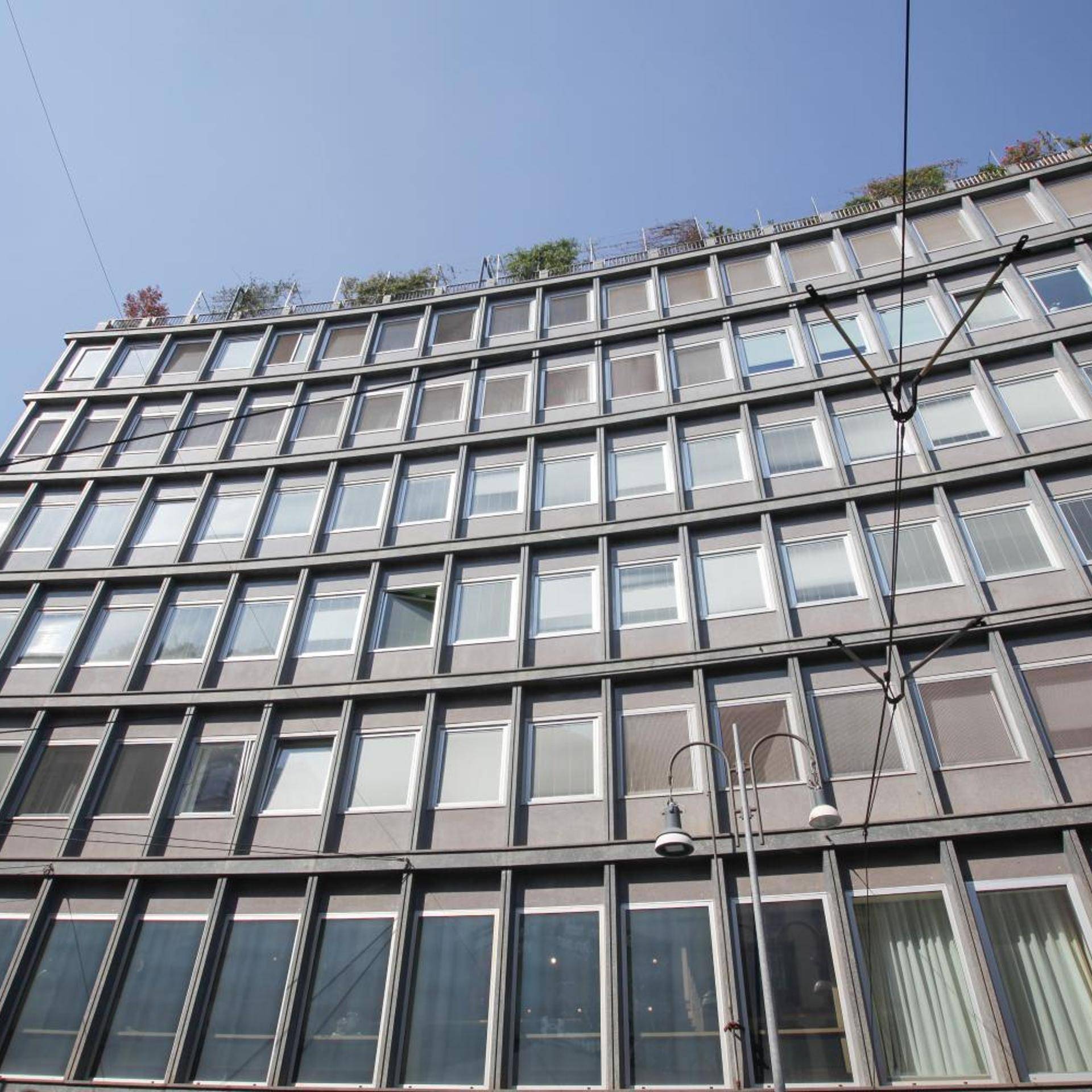 The FLOOR 1