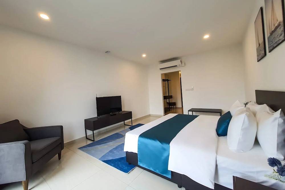 GYDEN STAYCATION #Straits Suites & Residences 1