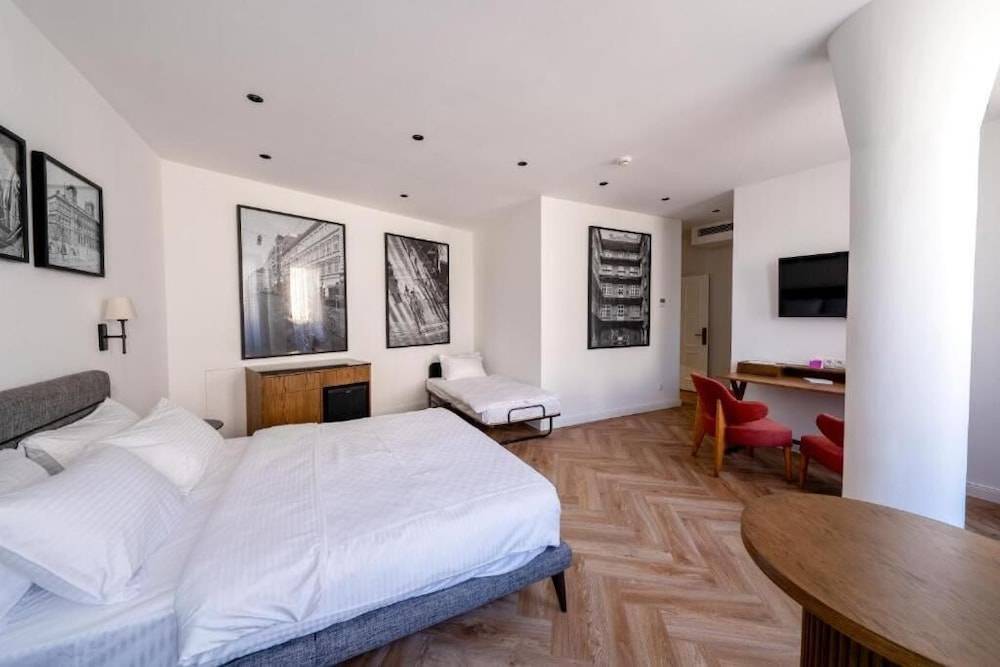 Mavie Hotel Domenig 1