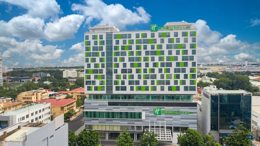 Holiday Inn & Suites Saigon Airport by IHG 1